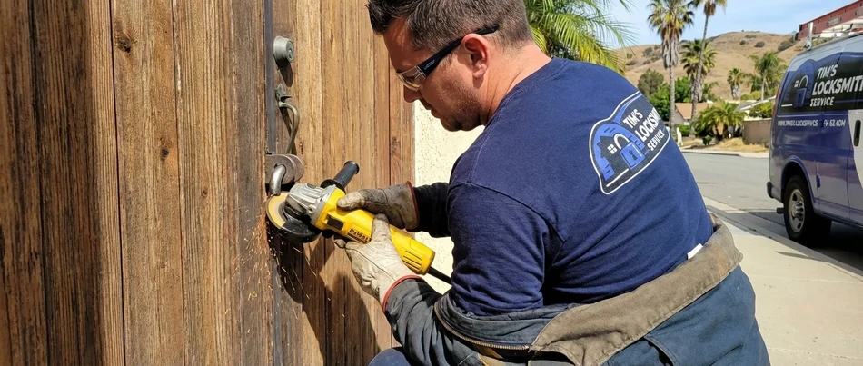 Lock cutting and removal service in Poway