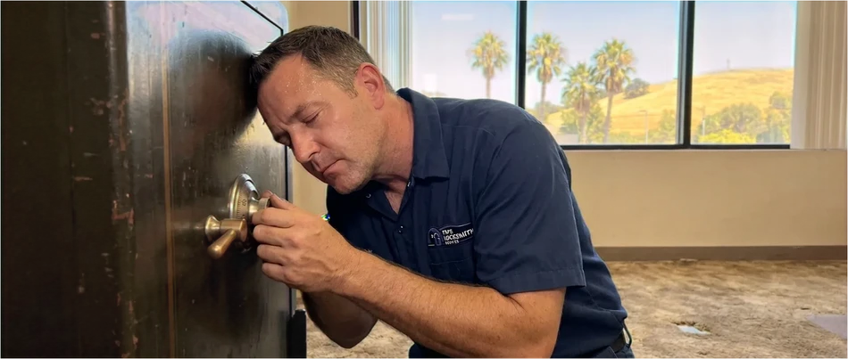 Safe locksmith service in San Diego