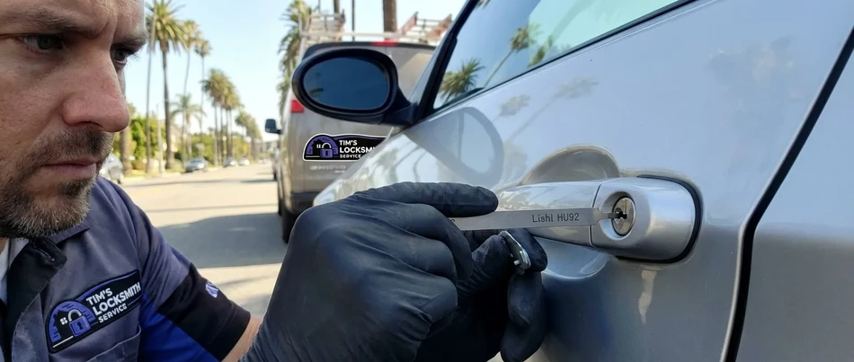 Tesla Model Y no keyhole lockout in Camarillo