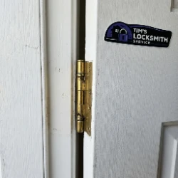 Forgetting the Hinges