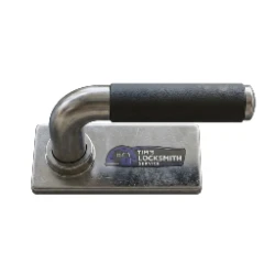 Do NOT bang on the safe door or handle
